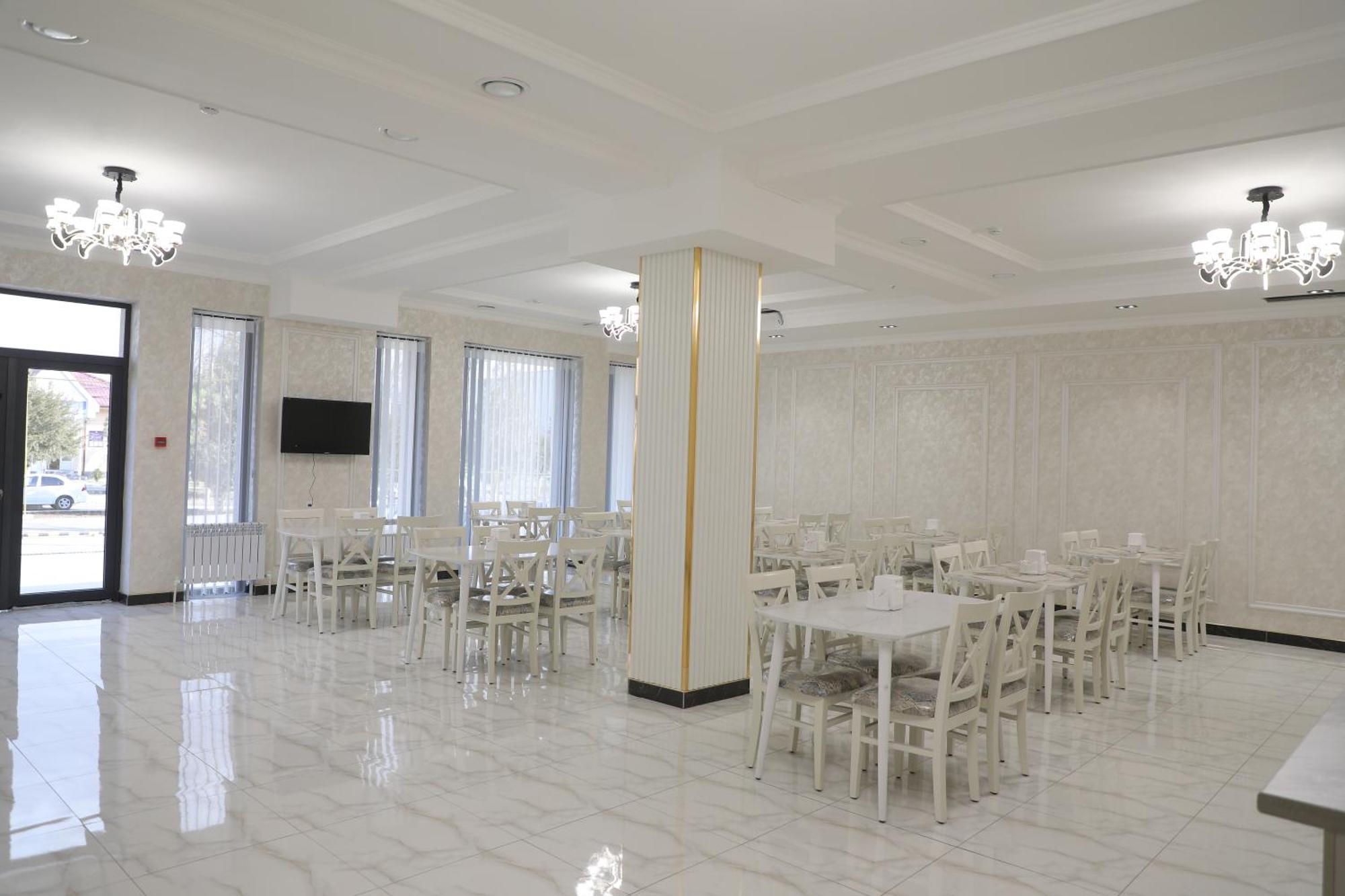 Status Hotel Karsi Kültér fotó