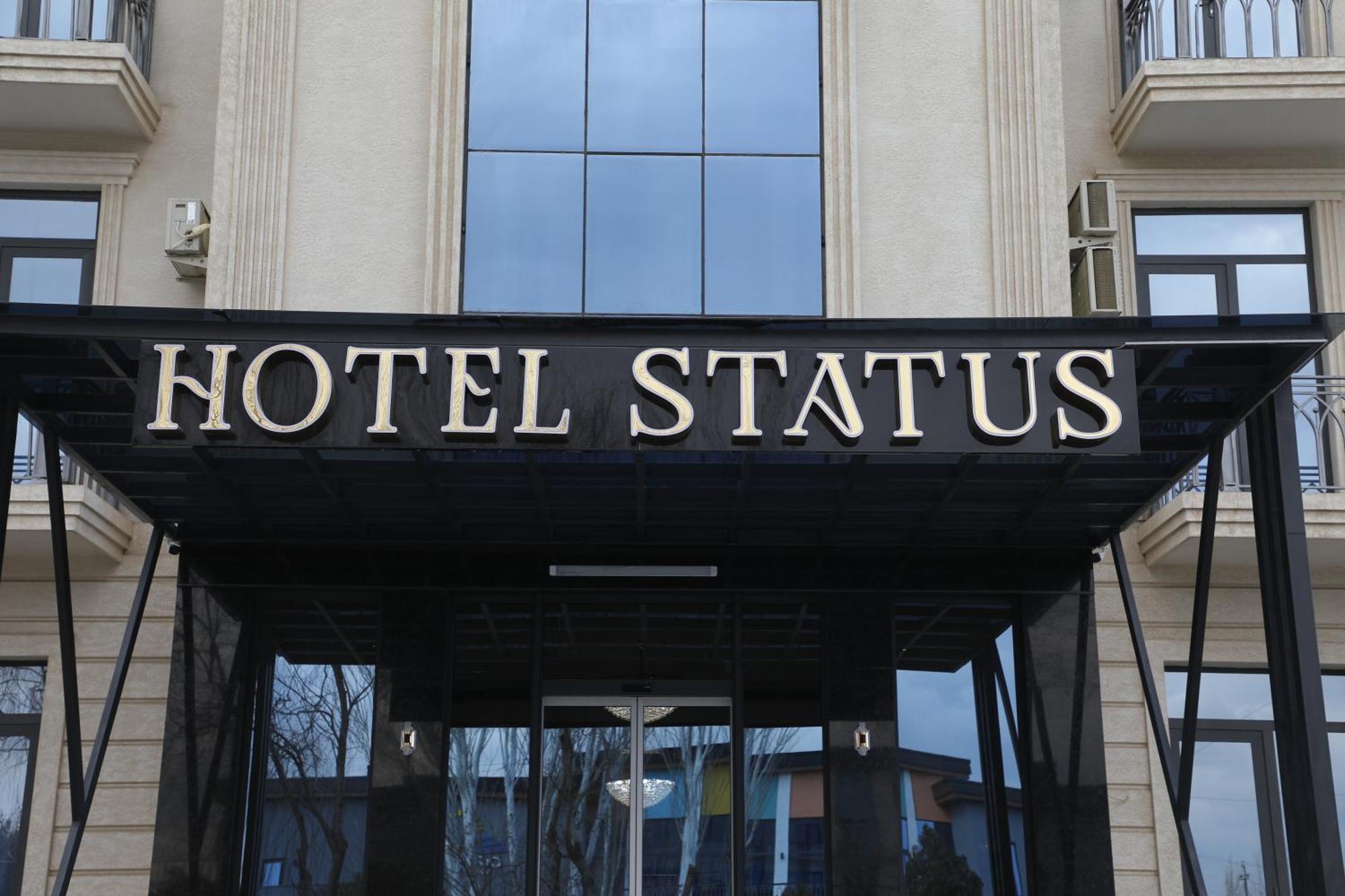Status Hotel Karsi Kültér fotó