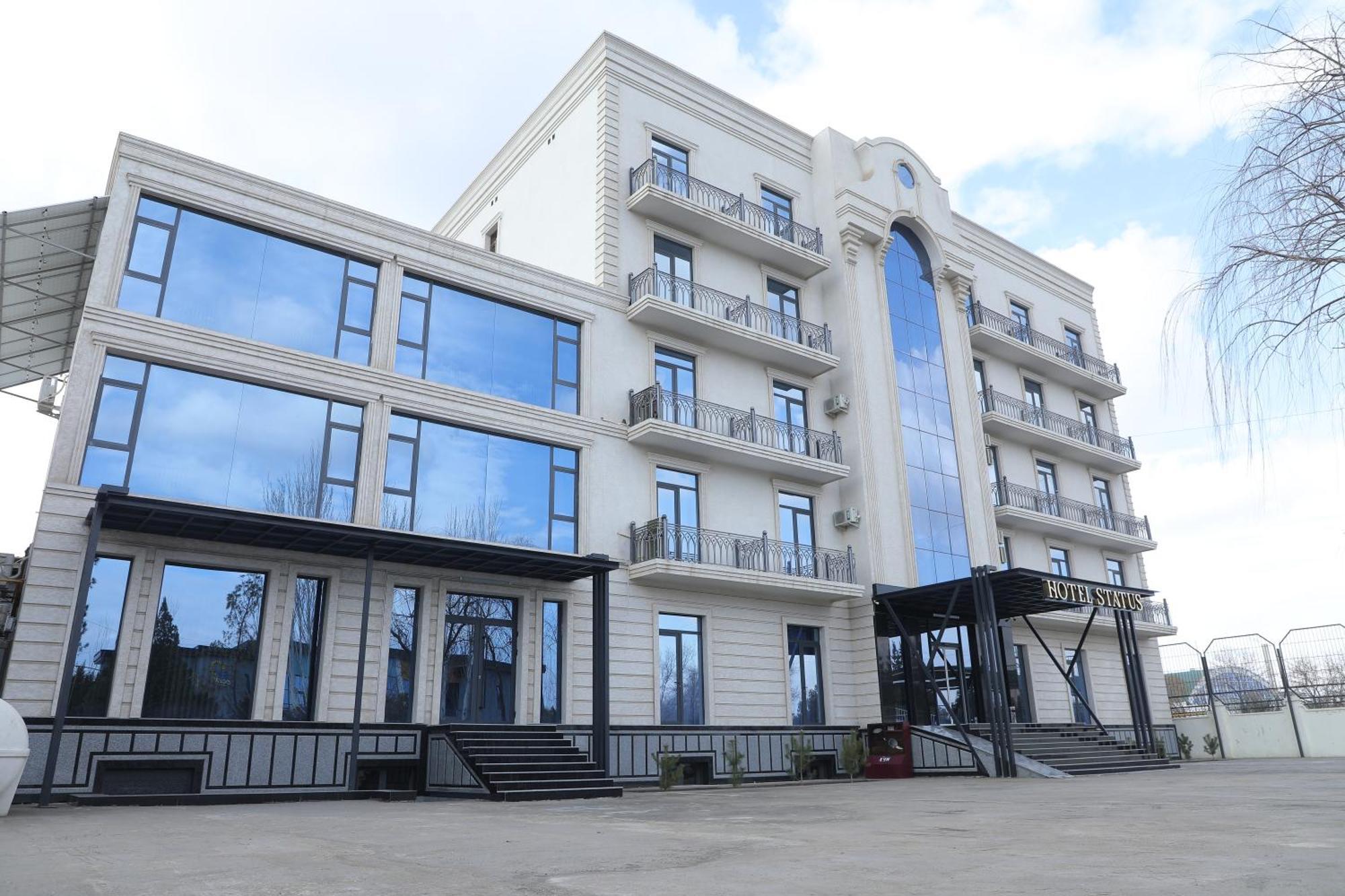 Status Hotel Karsi Kültér fotó
