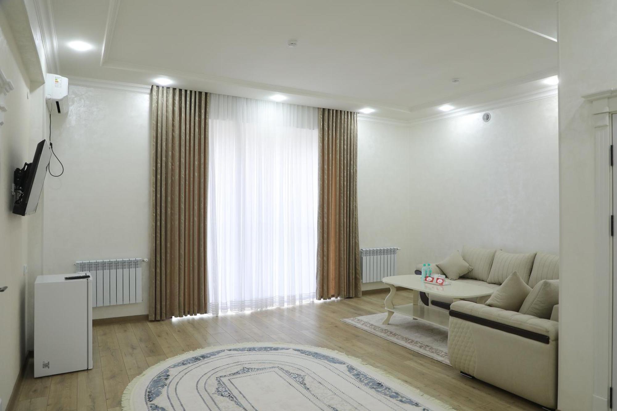 Status Hotel Karsi Kültér fotó